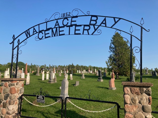 Driveway entrance to Wallace Bay Cemetery. 